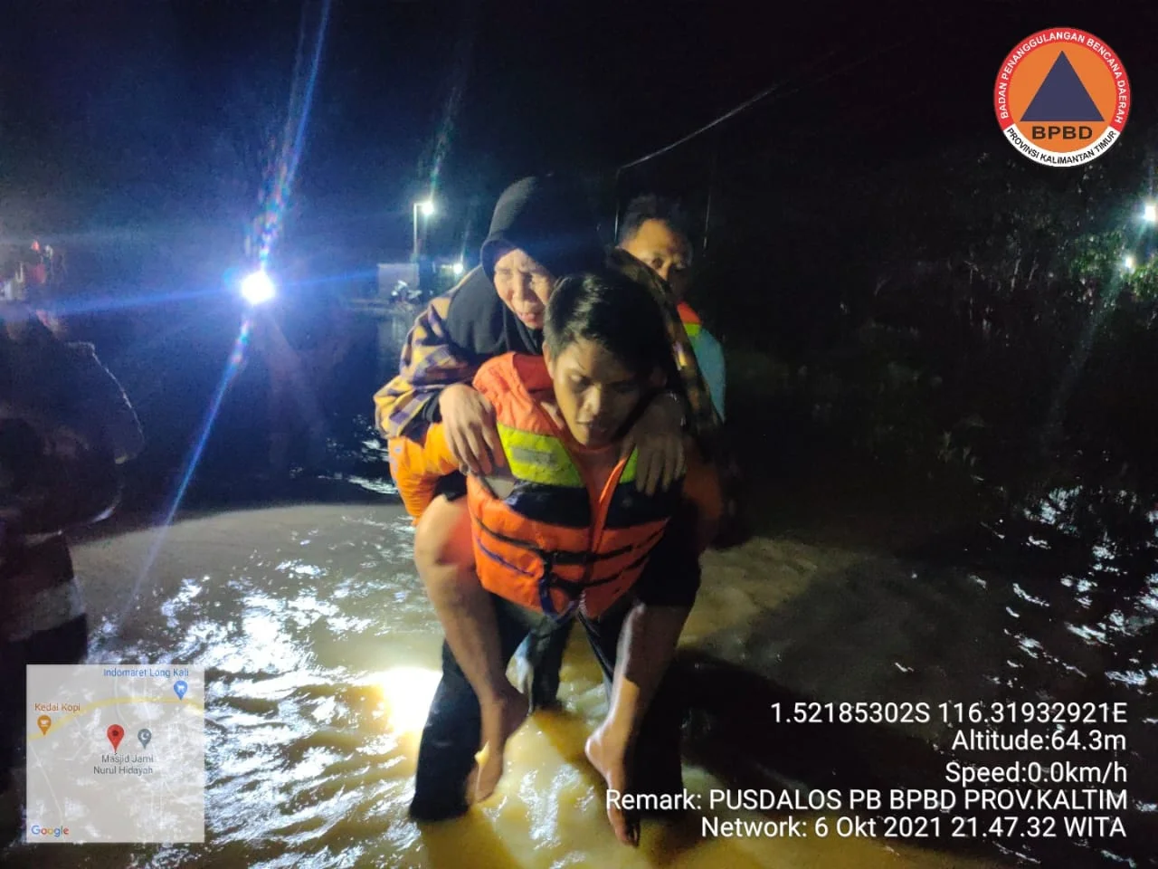 evakuasi masyarakat terdampak banjir